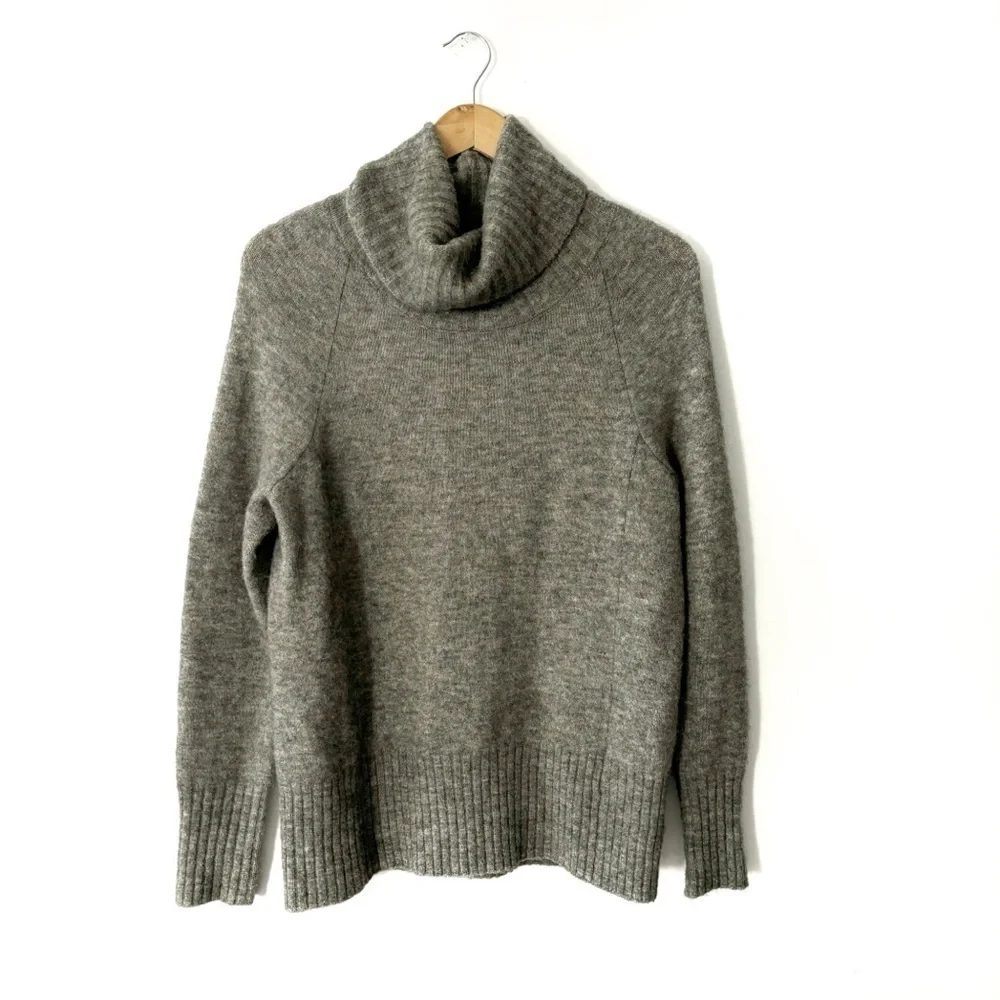 The Group By Babaton | Plutarch Turtleneck Sweater Olive Green Size XXS Aritzia - Picture 2 of 11